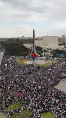 Şam, Suriye - 08 Aralık 2025: Esad 'ın düşüşünün birinci yıldönümü sırasında Suriye başkentinin havadan çekimi.