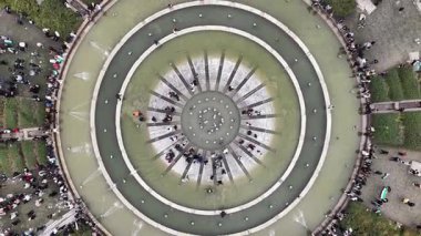 Şam, Suriye - 08 Aralık 2025: Esad 'ın düşüşünün birinci yıldönümü sırasında Suriye başkentinin havadan çekimi.