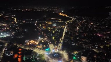 Şam, Suriye - 08 Aralık 2025: Esad 'ın düşüşünün birinci yıldönümü sırasında Suriye başkentinin havadan çekimi.