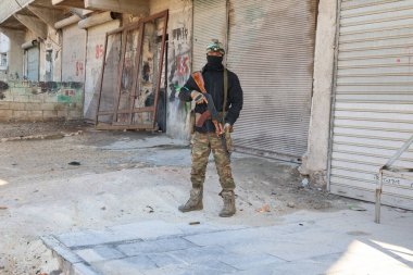 Suriye 'nin Halep kentinde 10 Ocak 2026' da, Suriye ordusu askerleri SDF Kürt güçleriyle günlerce süren şiddetli çatışmaların ardından Şeyh Maqsoud ve Ashrafieh mahallelerinde konuşlanarak Kürt güçlerinin geri çekilmesiyle sonuçlandı.