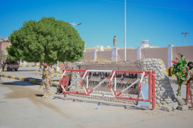 Yemen 'in Seiyun kentinde, Yemen Silahlı Kuvvetleri askerleri, BAE destekli Güney Geçici Konseyi' nin (STC) geri çekilmesinin ardından şehrin kontrolünü ele geçirdi. Askeri konuşlanma bir dizi saldırıdan sonra gerçekleşti.