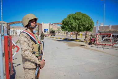 Yemen 'in Seiyun kentinde, Yemen Silahlı Kuvvetleri askerleri, BAE destekli Güney Geçici Konseyi' nin (STC) geri çekilmesinin ardından şehrin kontrolünü ele geçirdi. Askeri konuşlanma bir dizi saldırıdan sonra gerçekleşti. 