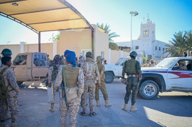 Yemen 'in Seiyun kentinde, Yemen Silahlı Kuvvetleri askerleri, BAE destekli Güney Geçici Konseyi' nin (STC) geri çekilmesinin ardından şehrin kontrolünü ele geçirdi. Askeri konuşlanma bir dizi saldırıdan sonra gerçekleşti.