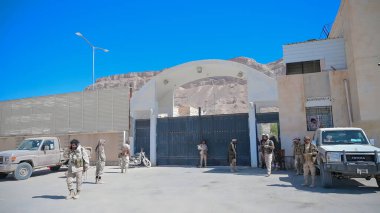 Yemen 'in Seiyun kentinde, Yemen Silahlı Kuvvetleri askerleri, BAE destekli Güney Geçici Konseyi' nin (STC) geri çekilmesinin ardından şehrin kontrolünü ele geçirdi. Askeri konuşlanma bir dizi saldırıdan sonra gerçekleşti.