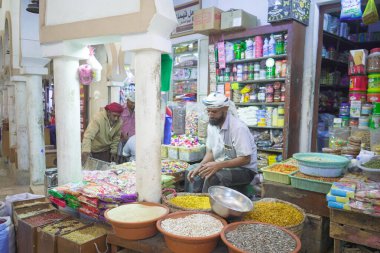 Çatışmanın ortasında Yemen 'deki Ramazan atmosferi. Vatandaşlar kutsal Ramazan ayına hazırlanırken, yerel pazarlar faaliyetlerin yeniden canlanmasına tanık oluyor. Seiyun, Yemen, 15 Ocak 2026.