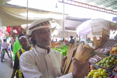 Çatışmanın ortasında Yemen 'deki Ramazan atmosferi. Vatandaşlar kutsal Ramazan ayına hazırlanırken, yerel pazarlar faaliyetlerin yeniden canlanmasına tanık oluyor. Seiyun, Yemen, 15 Ocak 2026.