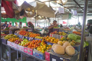 Çatışmanın ortasında Yemen 'deki Ramazan atmosferi. Vatandaşlar kutsal Ramazan ayına hazırlanırken, yerel pazarlar faaliyetlerin yeniden canlanmasına tanık oluyor. Seiyun, Yemen, 15 Ocak 2026.