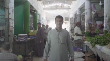 Ramazan atmosferi, Ramazan yemekleri. Müslümanlar kutsal Ramazan ayı yaklaşırken pazardan alışveriş yapıyorlar. Yemen, 15 Ocak 2026