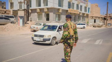 Güney Yemen 'de 5 Şubat 2026' da Suudi destekli Yemen Ordusu, BAE destekli Güney Geçici Konseyi 'nin (STC) geri çekilmesinin ardından Hadramaut sokaklarına güvenlik kontrol noktaları yerleştirdi..