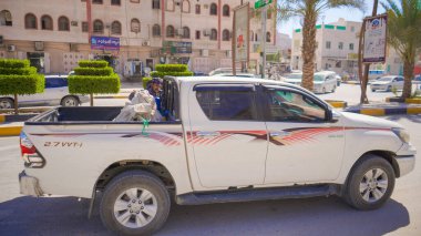 Güney Yemen 'de 5 Şubat 2026' da Suudi destekli Yemen Ordusu, BAE destekli Güney Geçici Konseyi 'nin (STC) geri çekilmesinin ardından Hadramaut sokaklarına güvenlik kontrol noktaları yerleştirdi..