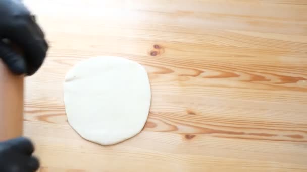 Khinkali jehněčí Telecí Dřevěný stůl mouka Rolling Pin vaření Proces gruzínské kuchyně Food Concept — Stock video