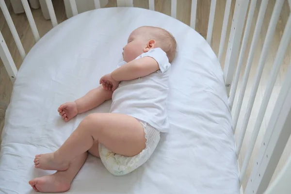 Primo Piano Ritratto Bambino Che Dorme Una Culla — Foto Stock