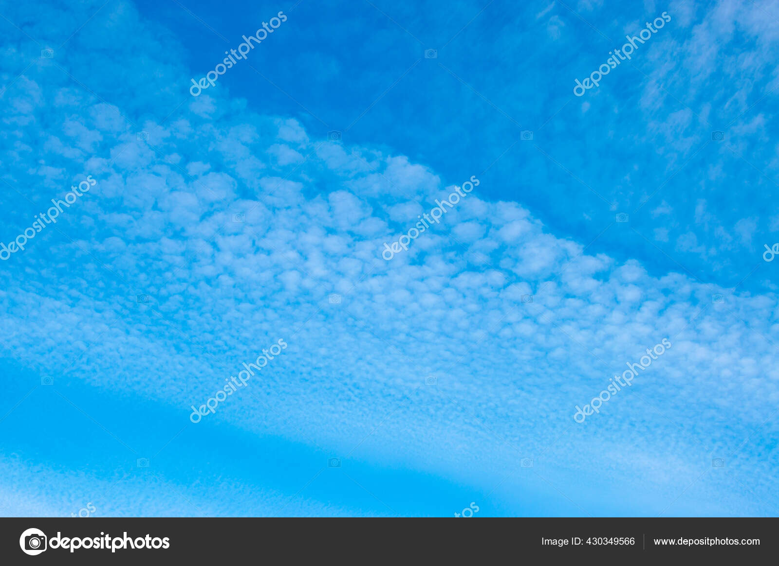 Blue Sky With Little Cirrus Clouds Partly Cloudy Sky Foto De Stock C Akisel Blue Sky With Little Cirrus Clouds Partly Cloudy Sky Foto De Stock C Akisel