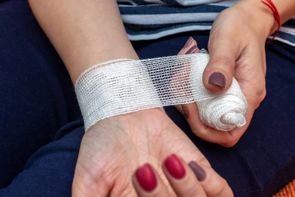 Young Woman Herself Bandaging Upper Limb Bandaging Wrist Wound Gauze — Stock Photo, Image