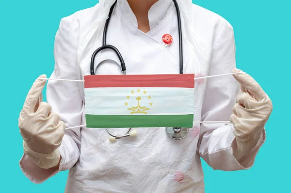 Epidemia Tayikistán Una Joven Doctora Con Abrigo Médico Guantes Sostiene —  Fotos de Stock