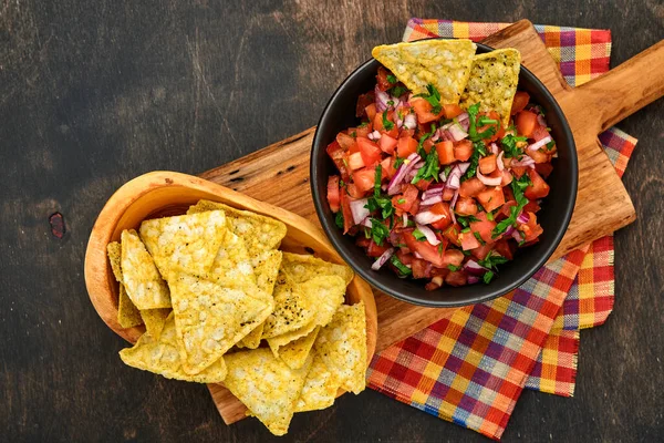 Salsa Tradicional Mexicana Tomate Con Nachos Ingredientes Tomates Chile Ajo — Foto de Stock