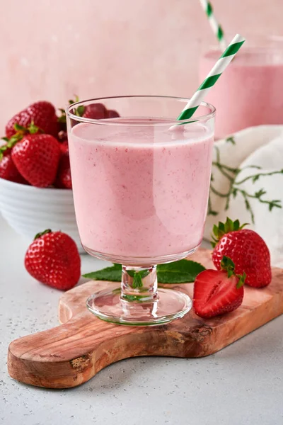 Two Strawberry Smoothie Milkshake Berries Mint Glass Light Pink Background — Stock Photo, Image