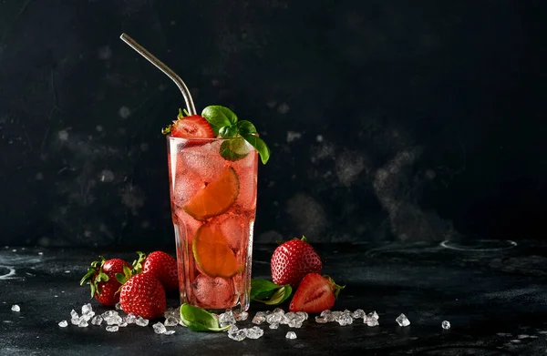 Glass Punch Fresh Ingredients Making Lemonade Infused Detox Water Cocktail — Stock Photo, Image