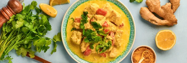 Kyckling Tikka Masala Traditionella Indiska Köket Curry Och Ingredienser Mörk — Stockfoto