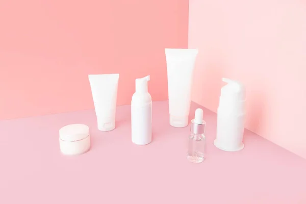 Skincare Termék Készlet Üres Fehér Csomagolás Archab Tisztító Esszencia Szérum — Stock Fotó