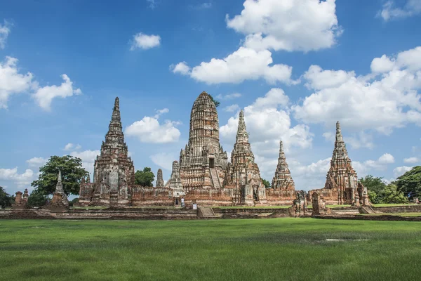 Древние руины Ват Chaiwatthanaram в Аюттхая Таиланд — стоковое фото