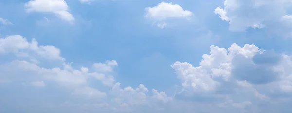 Céu Nuvem Azul Fundo Panorama Bonito Branco Brilhante Tempo Luz — Fotografia de Stock