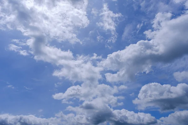 Σύννεφα Ουρανό Μπλε Χνουδωτό Καθαρό Σαφές Cloudscape Όμορφο Λευκό Λαμπερό — Φωτογραφία Αρχείου