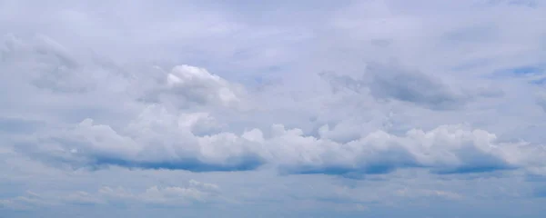 Céu Nuvem Azul Fundo Panorama Bonito Branco Brilhante Tempo Luz — Fotografia de Stock