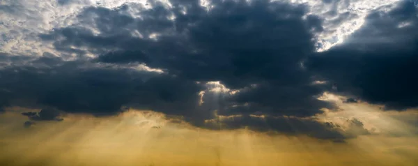 Тёмное Облачное Небо Чёрный Фон Драматическая Облачная Буря — стоковое фото