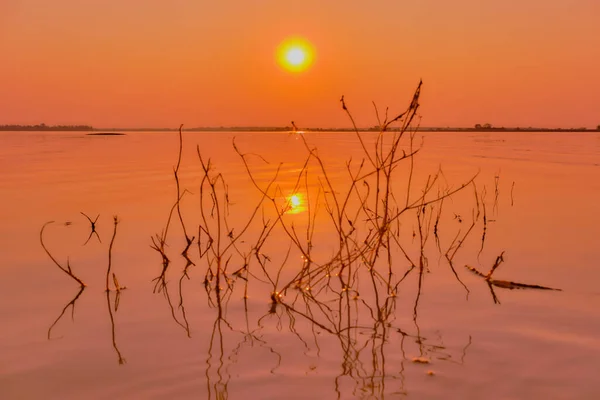 Río Atardecer Paisaje Naturaleza Puesta Del Sol Hermoso — Foto de Stock