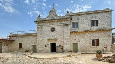 Carmel Dağı 'ndaki Muhraka Manastırı. .