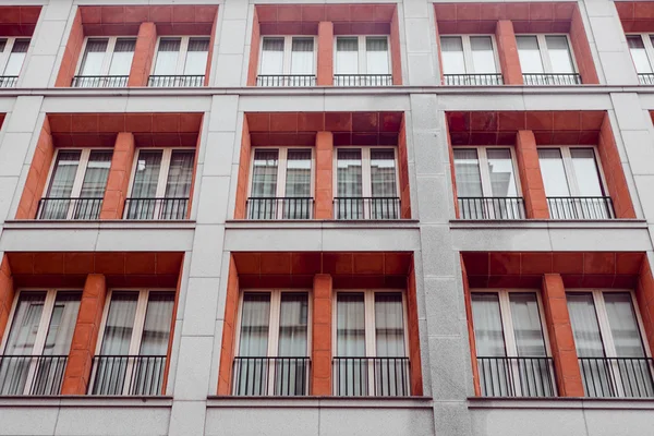 bir cephe bir yapının parçası