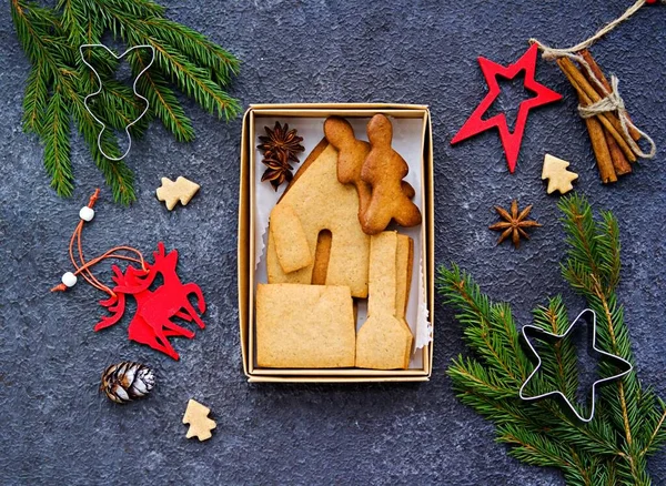Fertige Lebkuchenschachtel Gebackene Details Eines Weihnachtlichen Lebkuchenhauses Einem Karton Auf — Stockfoto