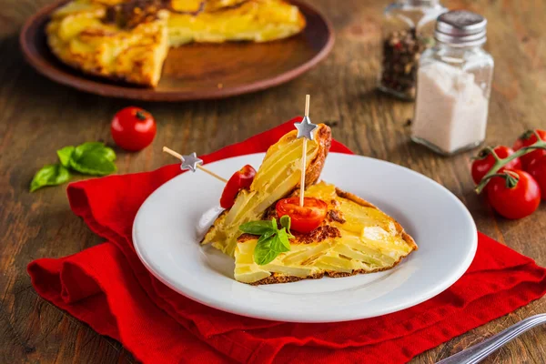 Sliced Spanish Tortilla Traditional Dish Eggs Fried Potatoes Clay Plate — Stock Photo, Image