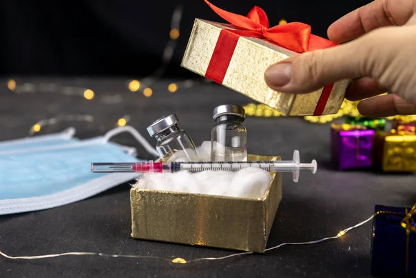 Bästa Julklapp Eller Nyårspresent 2021 Covid Vaccin Vaccinflaska Och Spruta — Stockfoto