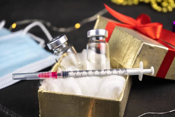 Bästa Julklapp Eller Nyårspresent 2021 Covid Vaccin Vaccinflaska Och Spruta — Stockfoto