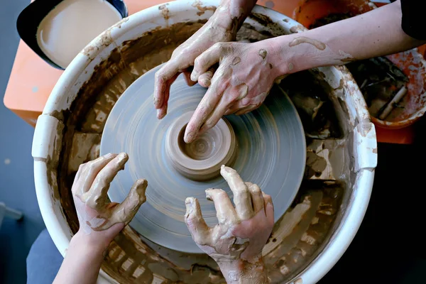 Beautiful Female Teenage Hands Potter Wheel Sculpt Clay Pottery Workshop — Stock Photo, Image