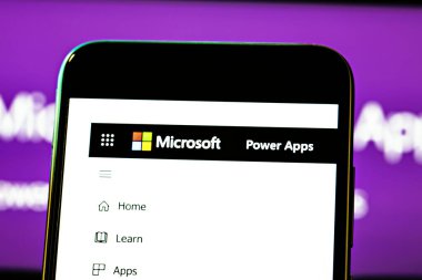 Microsoft Power Apps temalı editör fotoğrafı. The Microsoft Power Apps ile ilgili haberler için illüstrasyon fotoğrafı - özel uygulamalar için düşük kodlu geliştirme platformu