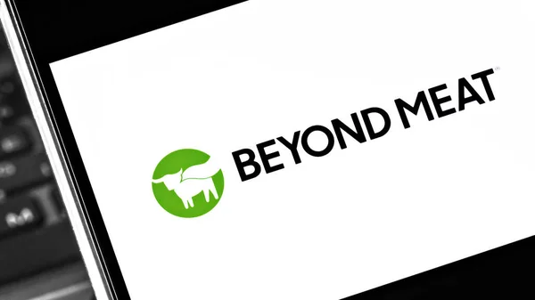 Beyond Meat temalı editör fotoğrafı. Beyond Meat 'le ilgili haberler için illüstrasyon fotoğrafı. Bitkisel et yerine geçen bir yapımcı.