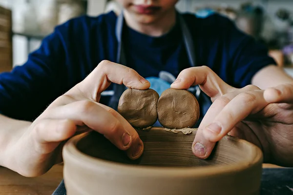 Hands Young Artist Modeling Clay Bowl Art Studio Traditional Pottery — Stock Photo, Image