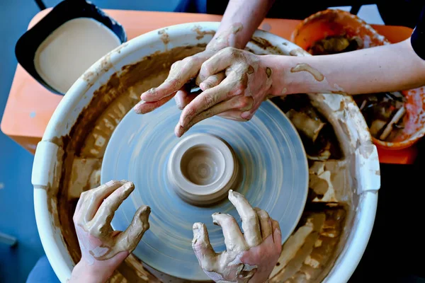 Beautiful Female Teenage Hands Potter Wheel Sculpt Clay Pottery Workshop — Stock Photo, Image