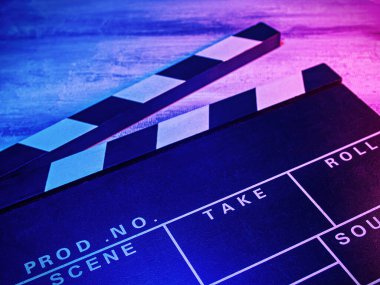 Çekim tahtası, film yapımının ve video yapımının sembolü. Yakın çekim sanatsal konsept