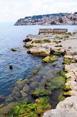 Denizin üzerinde eski Ohri Köyü