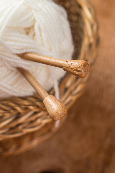 Natural woolen yarn