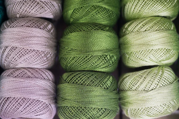 編むことのための毛糸の玉 — ストック写真