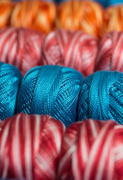 Boule de fil pour le tricot — Photo