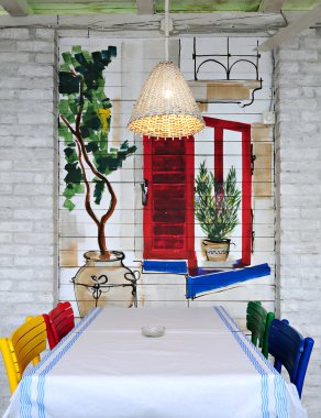Yunan tavernası kavramı