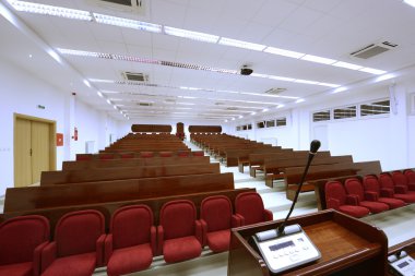 Üniversitesi Konferans Salonu