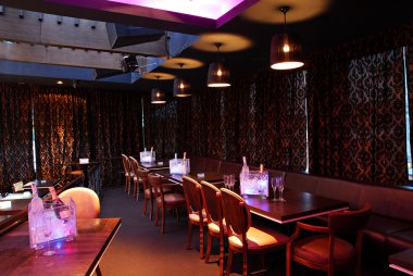 bir gece kulübü iç