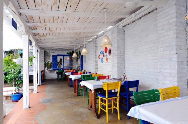 Yunan tavernası kavramı